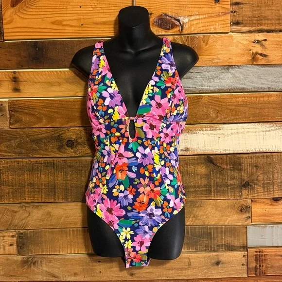 NWT Cupshe Ditsy & Petals Back O-Ring One-Piece Swimsuit - Picture 5 of 6